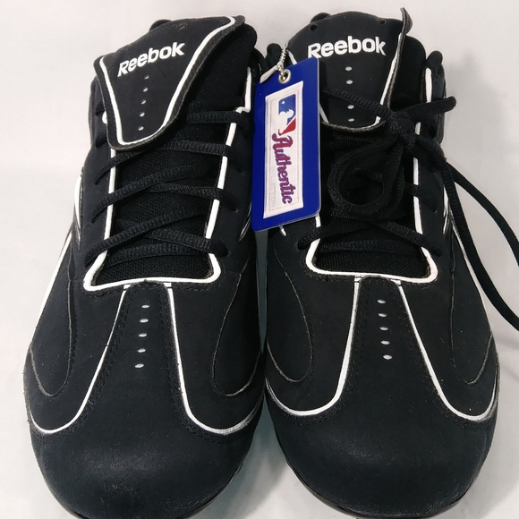 New Reebok sneakers with cleats - Picture 14 of 16